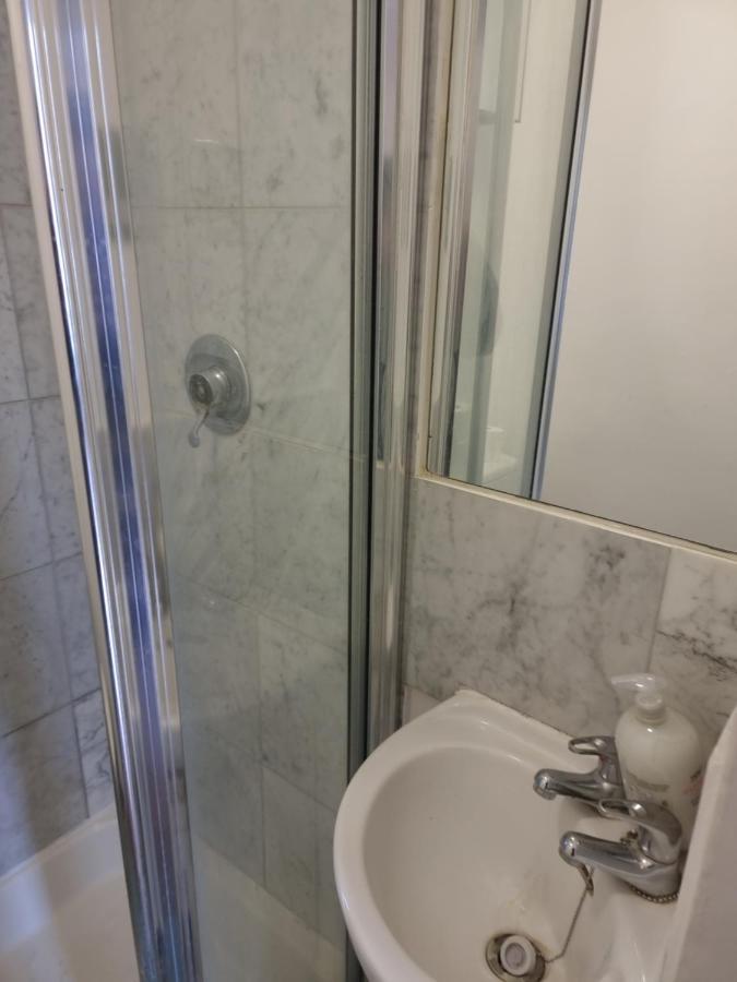 Апартаменты F8-Mezzanine 1St Floor Flat Fits 3 Near Paddington Лондон Экстерьер фото